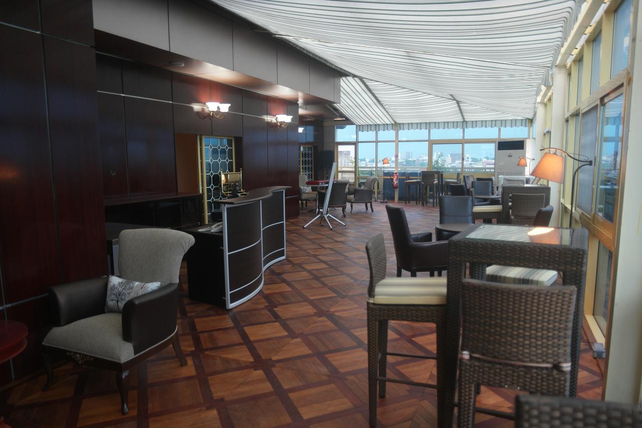 Noubou International Hotel Douala Eksteriør billede