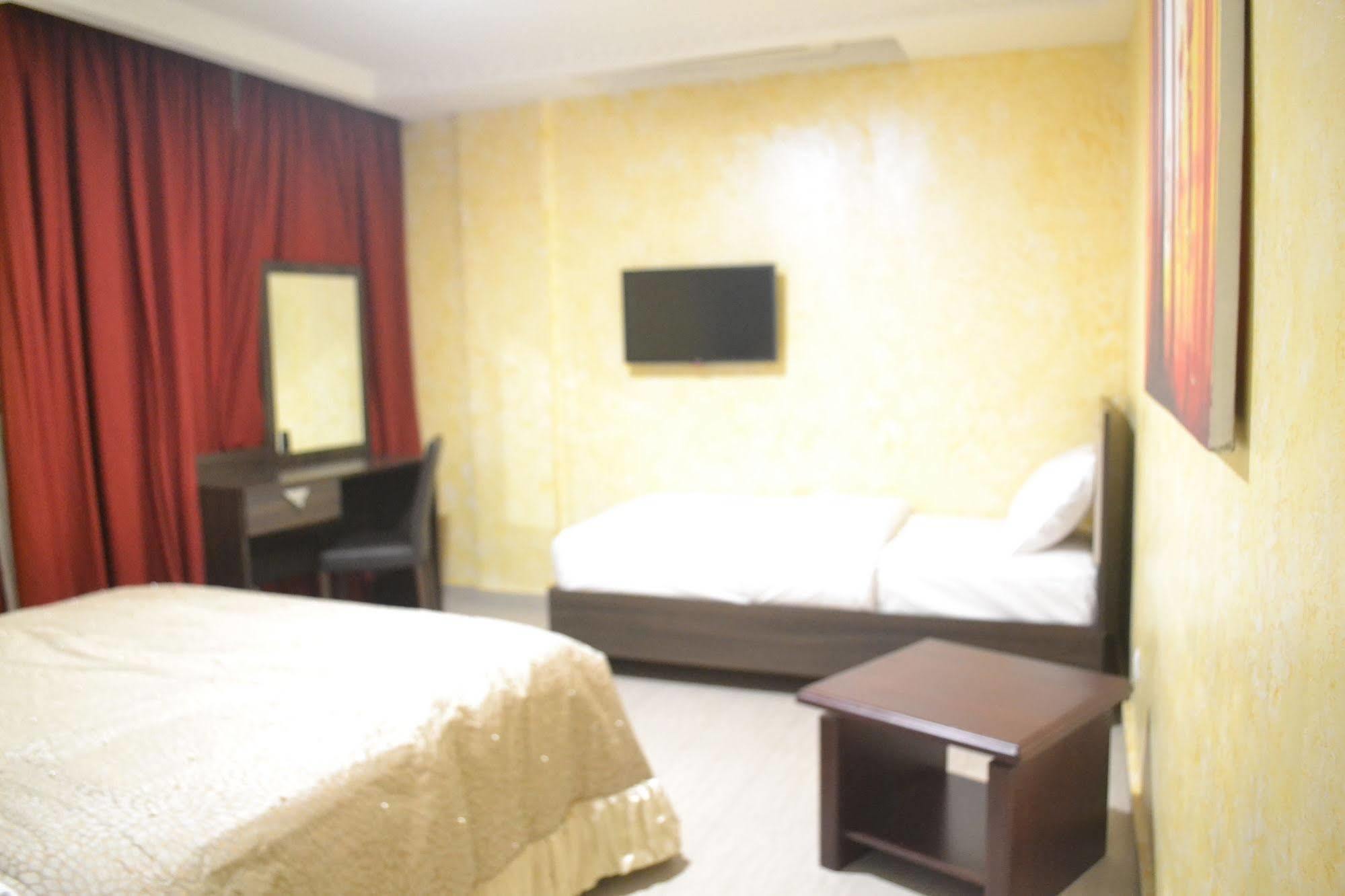 Noubou International Hotel Douala Eksteriør billede