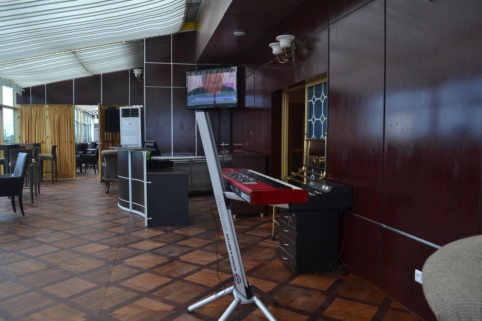 Noubou International Hotel Douala Eksteriør billede