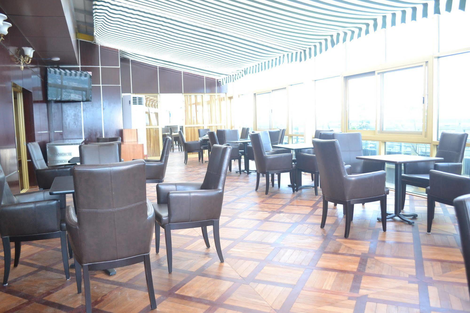 Noubou International Hotel Douala Eksteriør billede