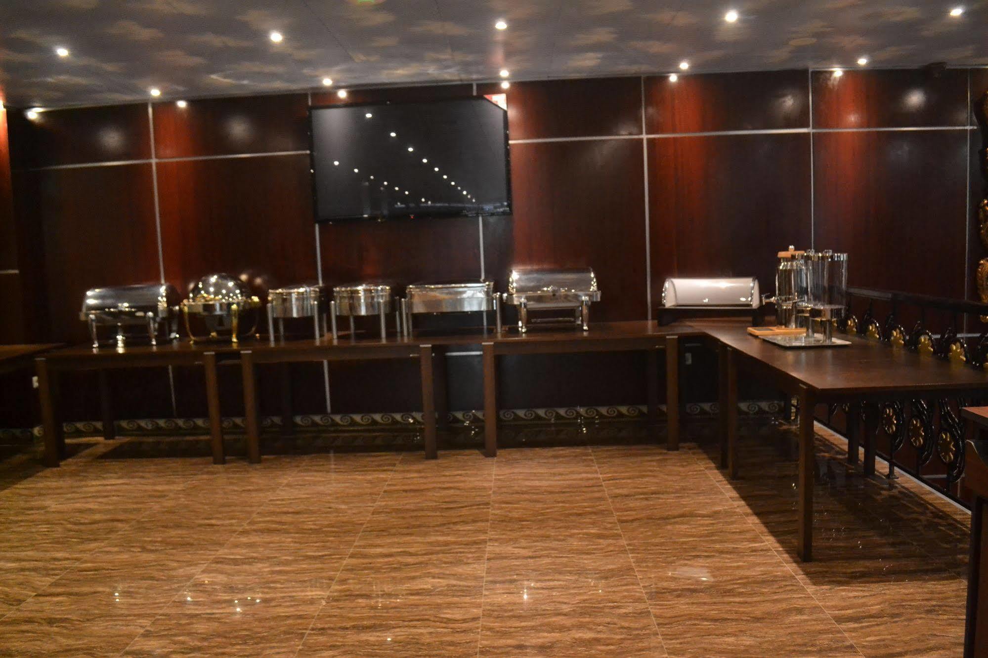 Noubou International Hotel Douala Eksteriør billede