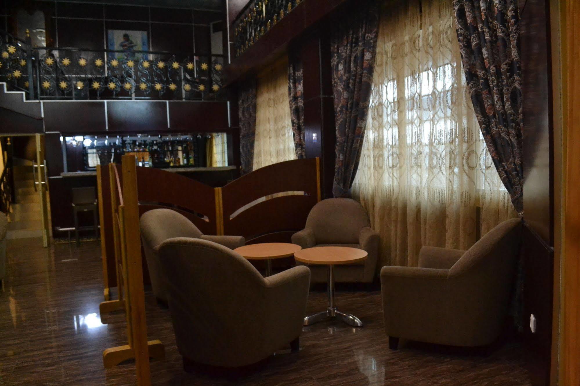 Noubou International Hotel Douala Eksteriør billede
