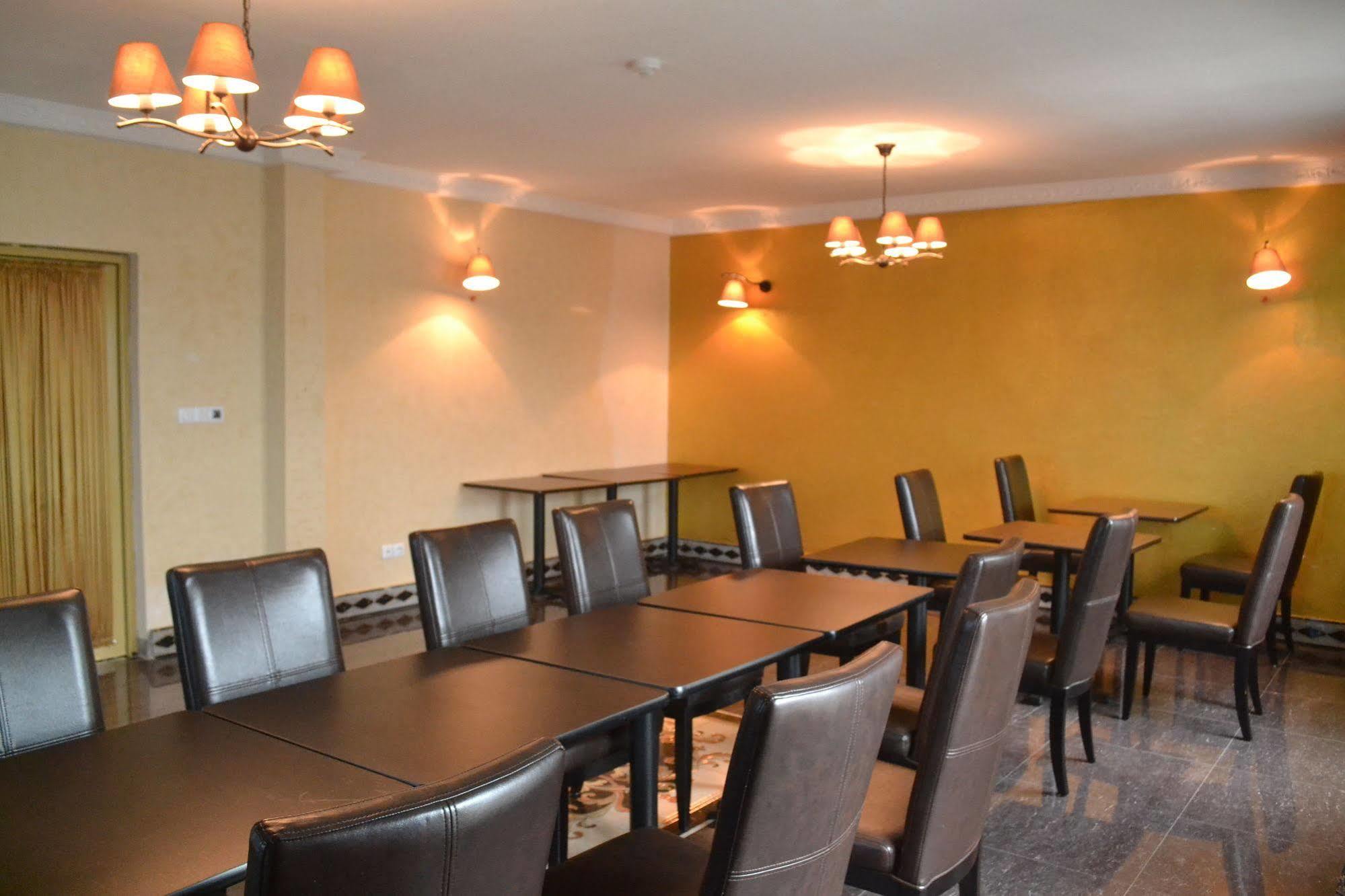 Noubou International Hotel Douala Eksteriør billede
